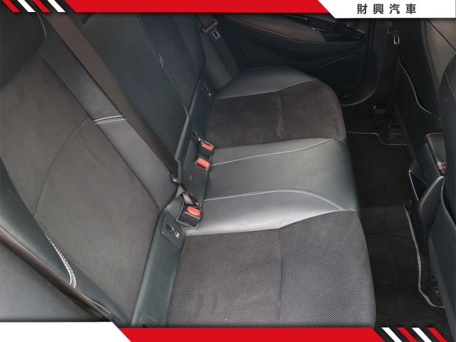 AURIS再進化!!高票獲選年輕人最愛T牌車款，五門輕動感，搭配車身線條與高質感內裝，特殊黑藍色辨識度超高！水車只有一台  第10張相片