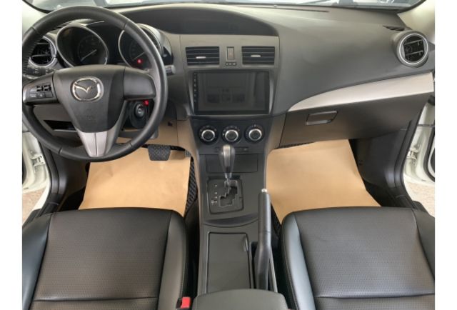 Mazda MAZDA3  第8張相片