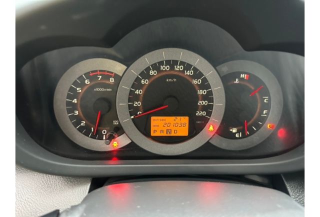 Toyota RAV4  第9張相片