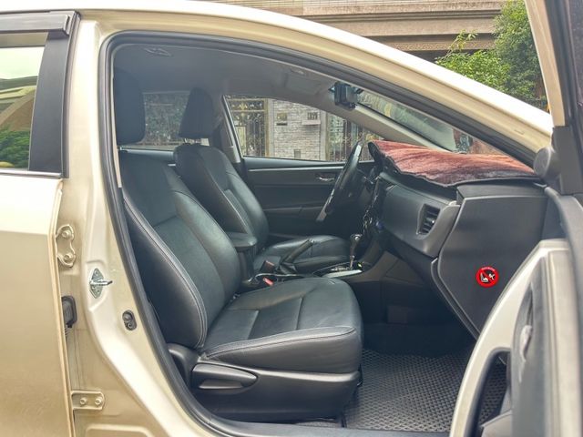 Toyota ALTIS  第7張相片