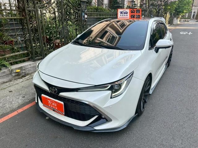 Toyota Auris  第1張相片