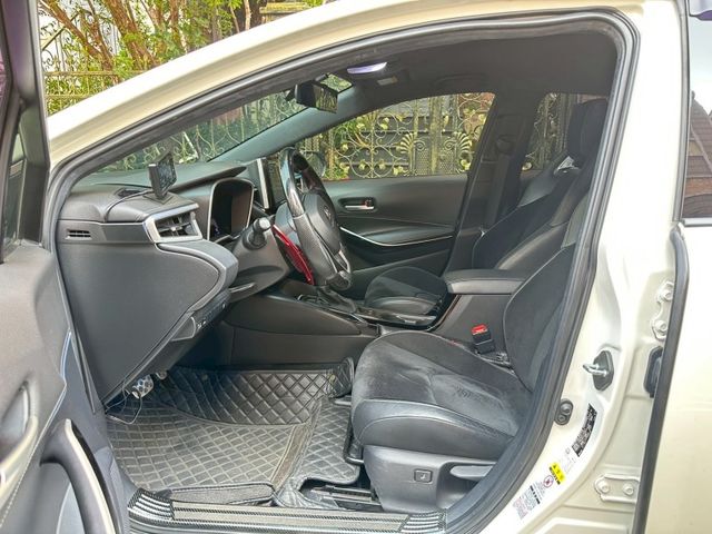 Toyota Auris  第7張相片