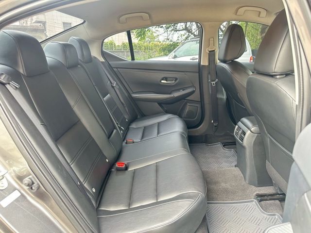 Nissan Sentra  第10張相片