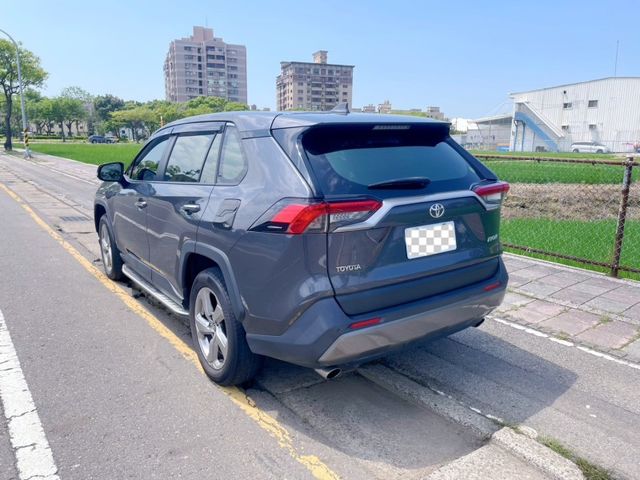 Toyota RAV4  第3張相片