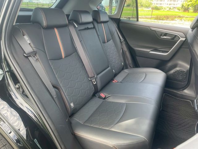Toyota RAV4  第10張相片