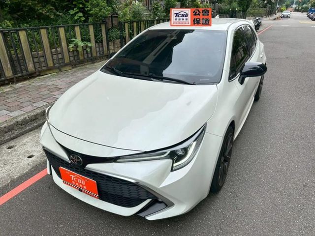Toyota Auris  第1張相片