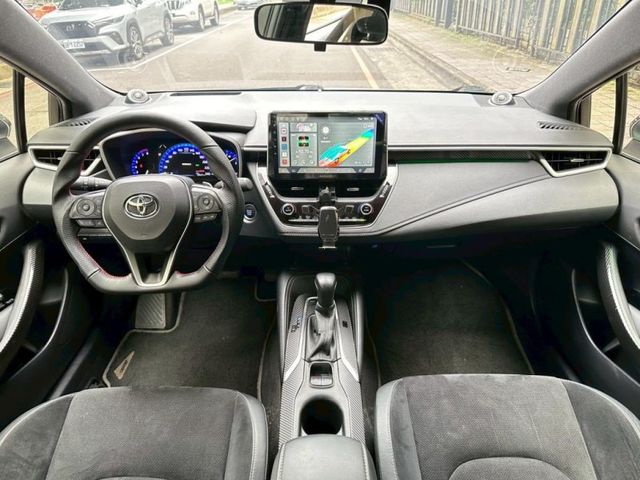 Toyota Auris  第6張相片