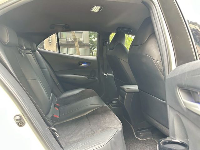 Toyota Auris  第10張相片