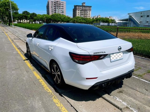 2021 SENTRA 尊爵版 小改裝 黑屋頂  第3張相片
