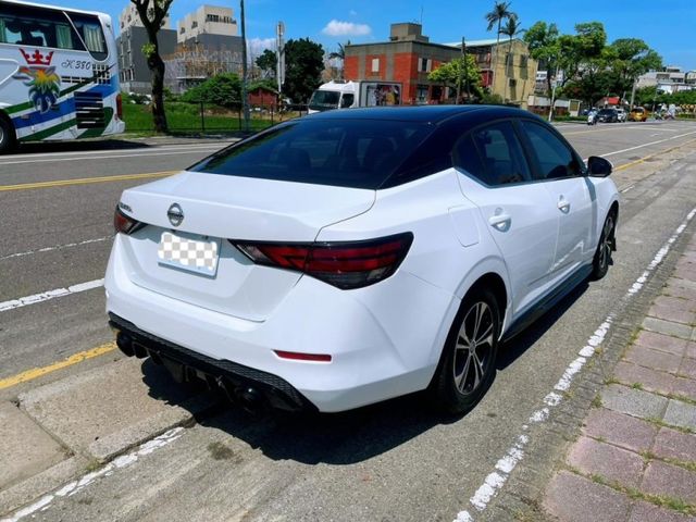 2021 SENTRA 尊爵版 小改裝 黑屋頂  第4張相片