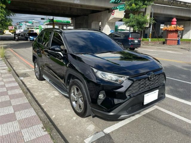 Toyota RAV4  第4張相片