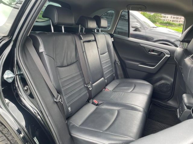 Toyota RAV4  第8張相片