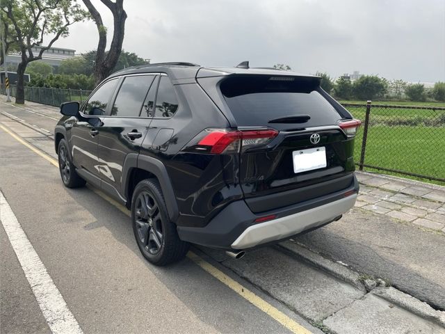 Toyota RAV4  第7張相片