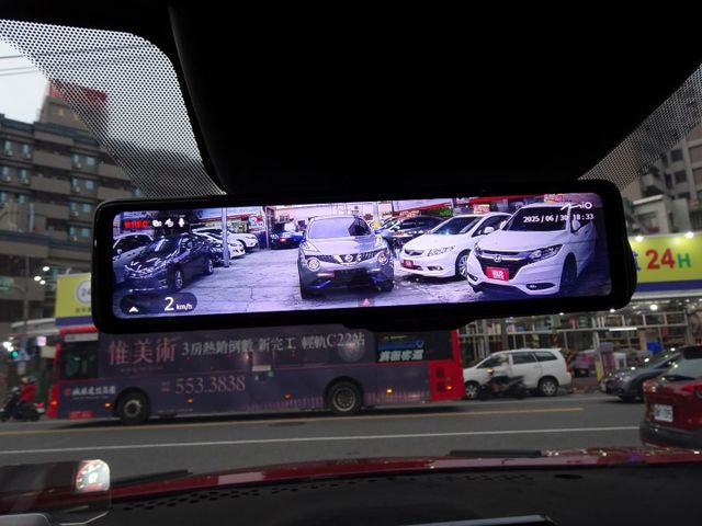 駕趣享樂版~原廠影音.導航.環景 盲點 電動尾門 Bose音響 19吋鋁圈 LED頭燈 Mio電子後視鏡 全貸  第16張相片