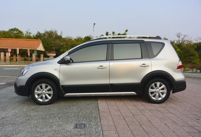 原廠影音.電視.導航.倒車顯影.胎壓偵測 小車大空間 載人載貨都好用 全額貸  第3張相片