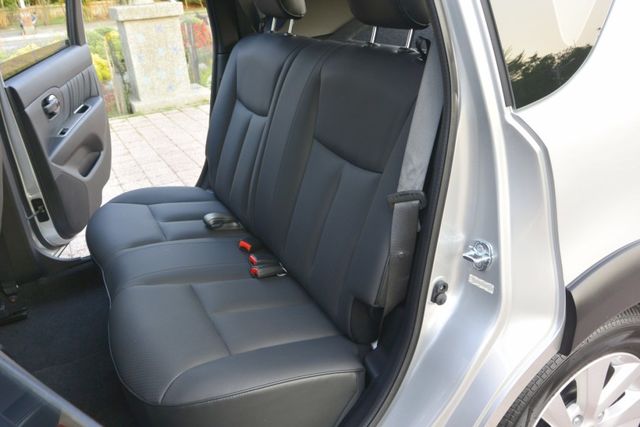 原廠影音.電視.導航.倒車顯影.胎壓偵測 小車大空間 載人載貨都好用 全額貸  第12張相片