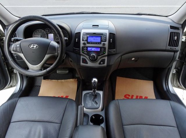 I30 HATCHBACK  第6張相片