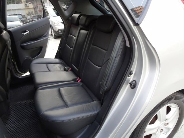 I30 HATCHBACK  第12張相片