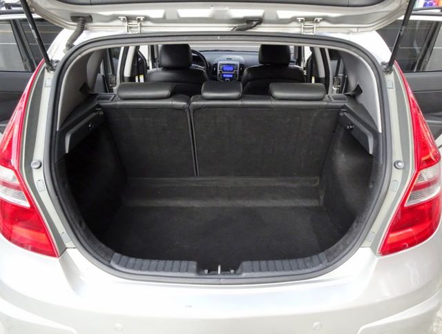 I30 HATCHBACK  第13張相片