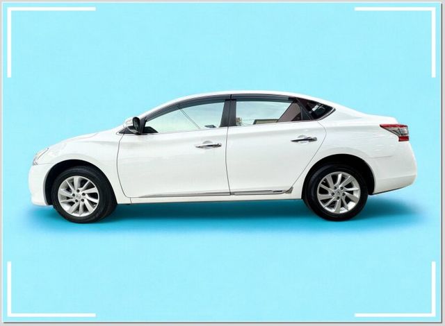 豪華影音版~免鑰匙啟動 定速 雙區恆溫 360環景.導航.電視.倒車顯影 胎壓偵測 原版件 全額貸  第4張相片