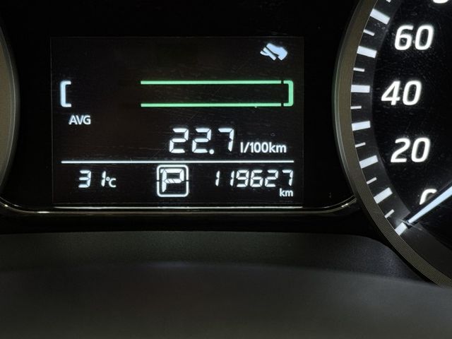 豪華影音版~免鑰匙啟動 定速 雙區恆溫 360環景.導航.電視.倒車顯影 胎壓偵測 原版件 全額貸  第9張相片