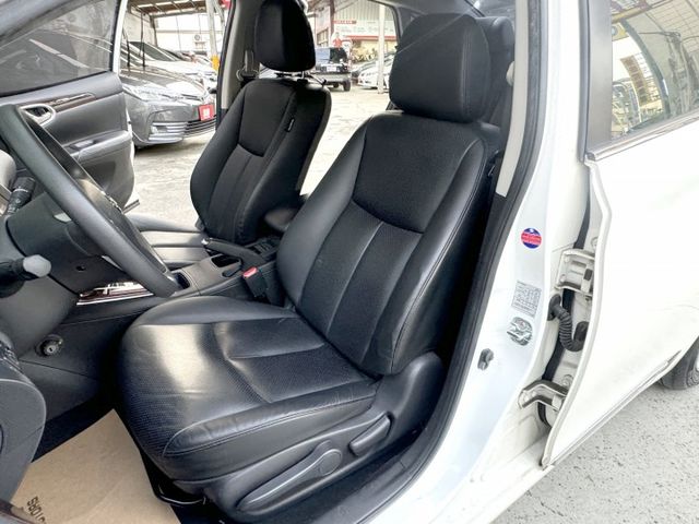 豪華影音版~免鑰匙啟動 定速 雙區恆溫 360環景.導航.電視.倒車顯影 胎壓偵測 原版件 全額貸  第12張相片