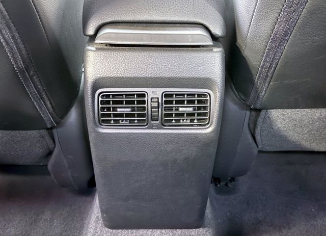 豪華影音版~免鑰匙啟動 定速 雙區恆溫 360環景.導航.電視.倒車顯影 胎壓偵測 原版件 全額貸  第17張相片