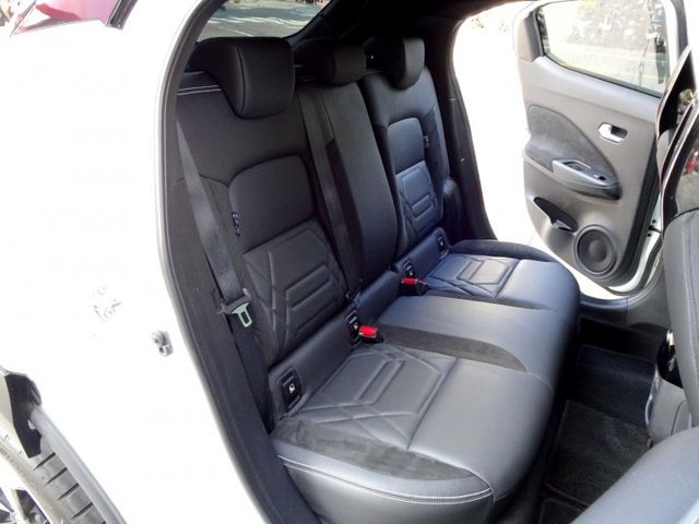 駕趣享樂版~只跑3萬 選配麂皮內裝 BOSE音響 360環景.導航 盲點 LED頭燈 換檔撥片 全額貸  第12張相片