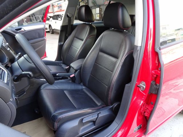 電視.衛星導航.倒車顯影 車況佳 內裝漂亮 全車無待修  第12張相片