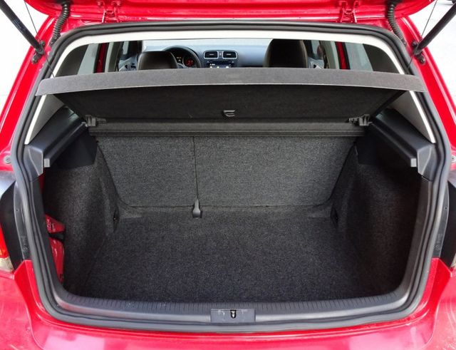 電視.衛星導航.倒車顯影 車況佳 內裝漂亮 全車無待修  第16張相片