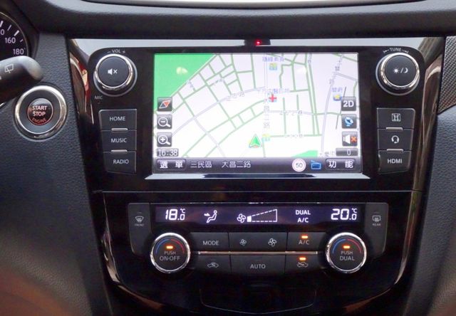 4WD 衛星導航.360環景 LED頭燈 電動尾門 全景天窗 電動椅 免鑰匙 定速 雙區恆溫  全額貸  第9張相片
