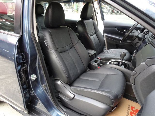 360環景影像 衛星導航 定速巡航 盲點偵測 免鑰匙起動 雙區恆溫空調 胎壓偵測 原版件 全額貸  第15張相片