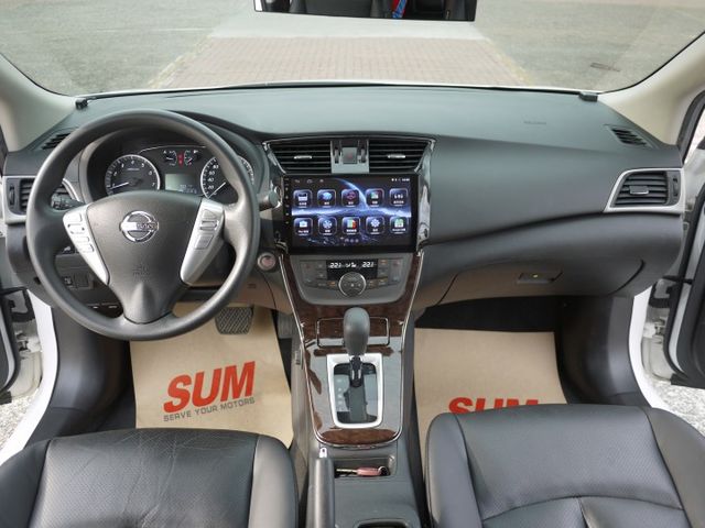 豪華影音版~免鑰匙啟動 定速 雙區恆溫 多媒體.導航.倒車顯影 音響快撥 全額貸  第6張相片