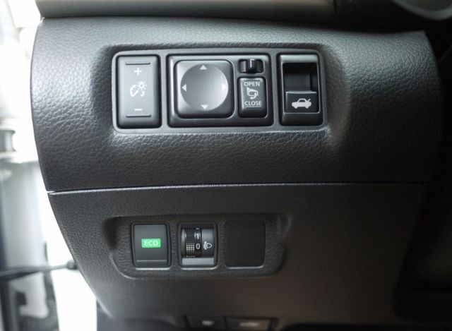 豪華影音版~免鑰匙啟動 定速 雙區恆溫 多媒體.導航.倒車顯影 音響快撥 全額貸  第11張相片