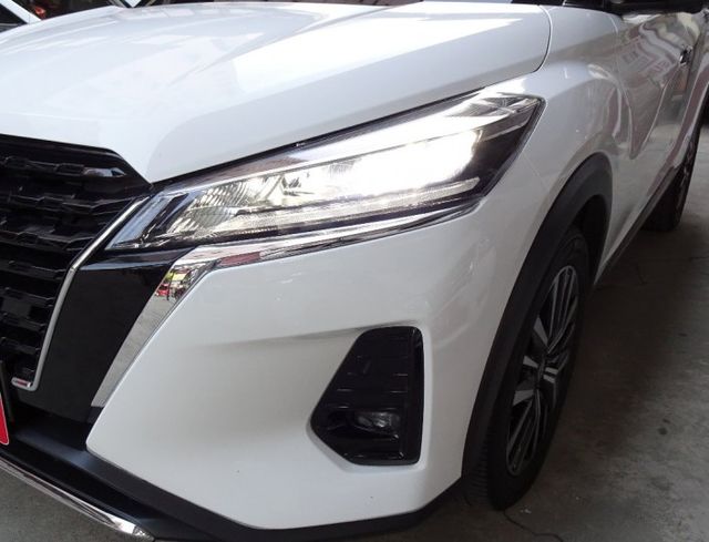 旗艦版~原廠影音.360環景 盲點偵測 自動跟車 LED頭燈 電子手煞車 全額貸  第6張相片