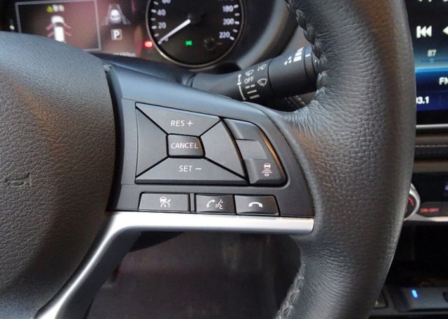 旗艦版~原廠影音.360環景 盲點偵測 自動跟車 LED頭燈 電子手煞車 全額貸  第10張相片