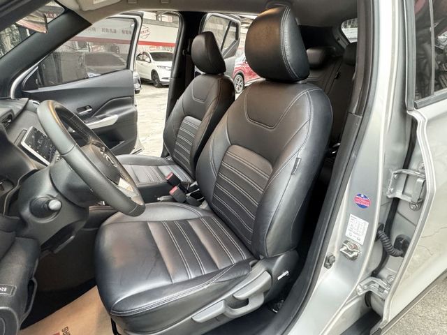 智行旗艦版~選配原廠導航.電視 360環景 LED頭燈 盲點 定速 i-key 恆溫 胎壓偵測 前後雷達 原版件 全額貸  第15張相片