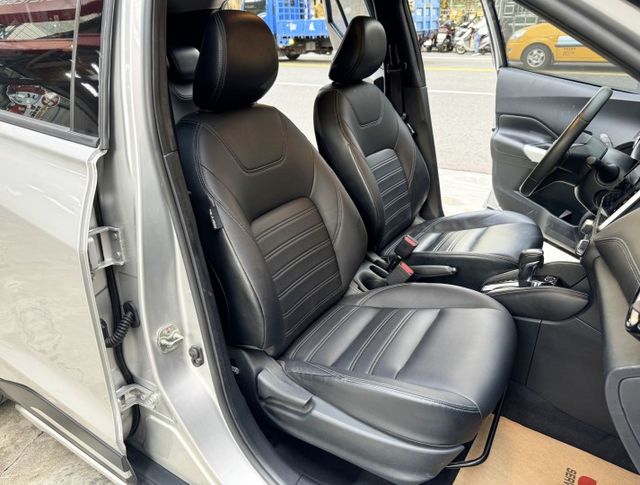 智行旗艦版~選配原廠導航.電視 360環景 LED頭燈 盲點 定速 i-key 恆溫 胎壓偵測 前後雷達 原版件 全額貸  第16張相片