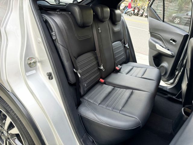 智行旗艦版~選配原廠導航.電視 360環景 LED頭燈 盲點 定速 i-key 恆溫 胎壓偵測 前後雷達 原版件 全額貸  第17張相片