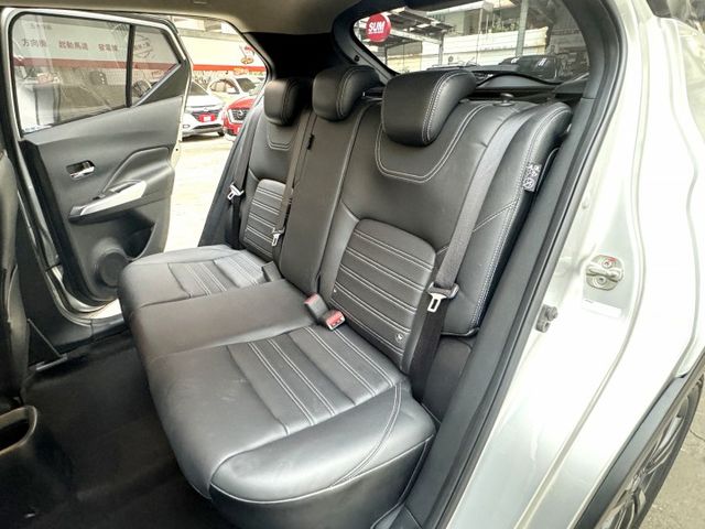 智行旗艦版~選配原廠導航.電視 360環景 LED頭燈 盲點 定速 i-key 恆溫 胎壓偵測 前後雷達 原版件 全額貸  第18張相片