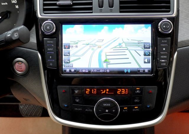 豪華版~原廠影音.導航.倒車顯影 定速 雙區恆溫 i-key 胎壓偵測 全額貸  第9張相片