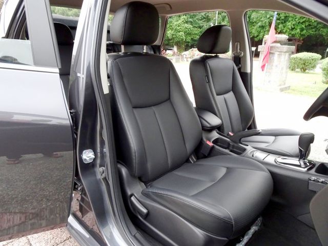 豪華版~原廠影音.導航.倒車顯影 定速 雙區恆溫 i-key 胎壓偵測 全額貸  第12張相片