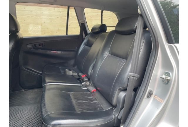 Toyota INNOVA  第7張相片
