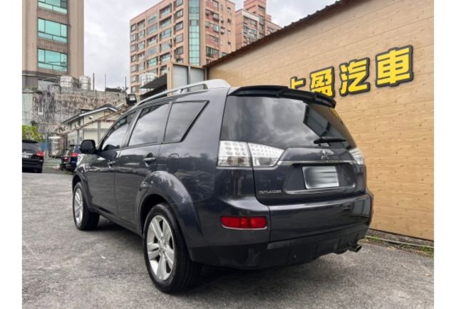 Mitsubishi OUTLANDER  第3張相片