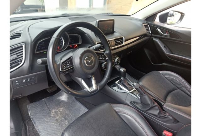 Mazda MAZDA3  第7張相片