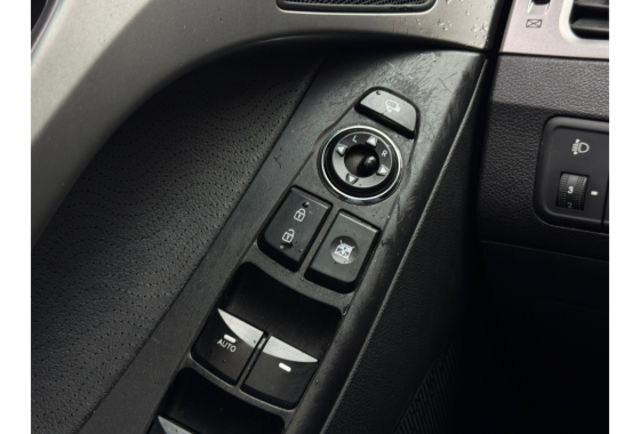 Hyundai ELANTRA  第8張相片