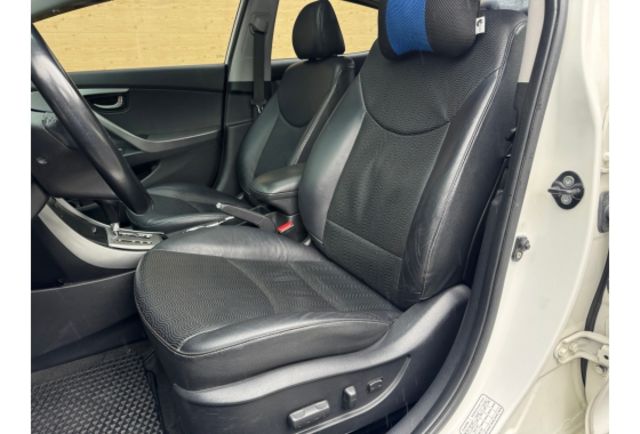 Hyundai ELANTRA  第9張相片