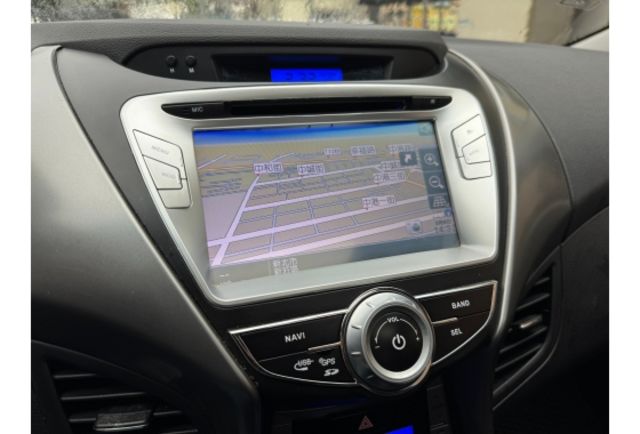 Hyundai ELANTRA  第11張相片