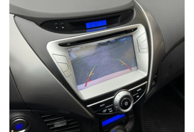 Hyundai ELANTRA  第12張相片
