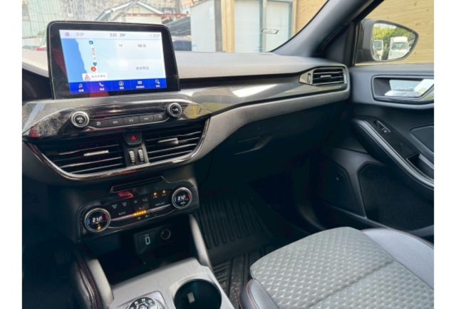 Ford FOCUS ST  第14張相片